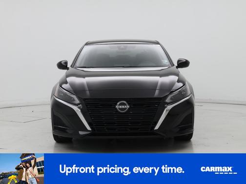 Black 2023 Nissan Altima SV