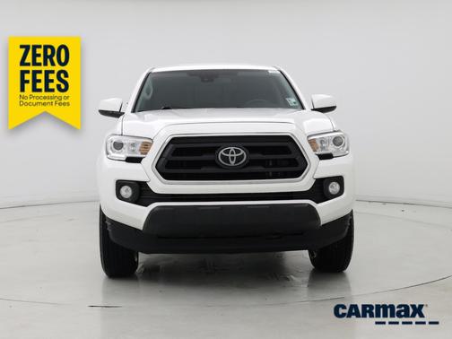 White 2022 Toyota Tacoma SR5