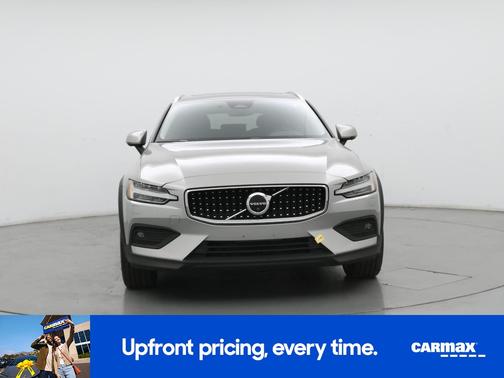 2025 Volvo V60 Cross Country B5 Plus