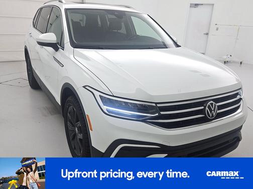 White 2024 Volkswagen Tiguan SE