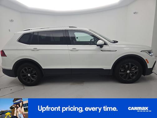 White 2024 Volkswagen Tiguan SE