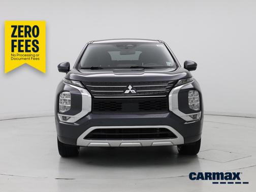 Gray 2024 Mitsubishi Outlander SE