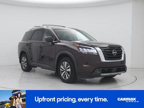 2022 Nissan Pathfinder SL