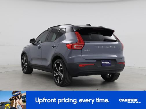 2022 Volvo XC40 T5 R-Design