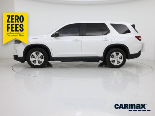 White 2023 Honda Pilot LX