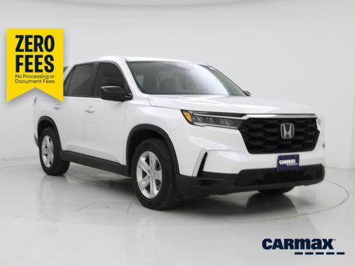 White 2023 Honda Pilot LX
