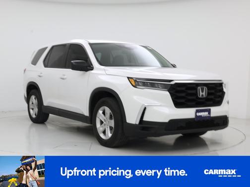 White 2023 Honda Pilot LX