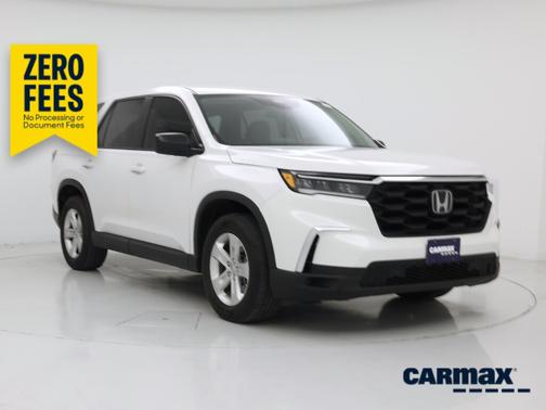 White 2023 Honda Pilot LX