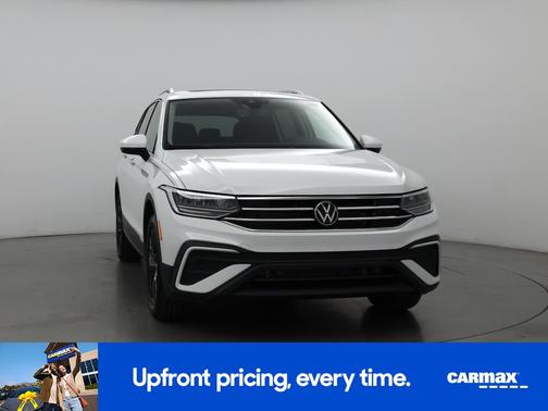 White 2024 Volkswagen Tiguan SE