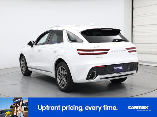 White 2023 Genesis GV70