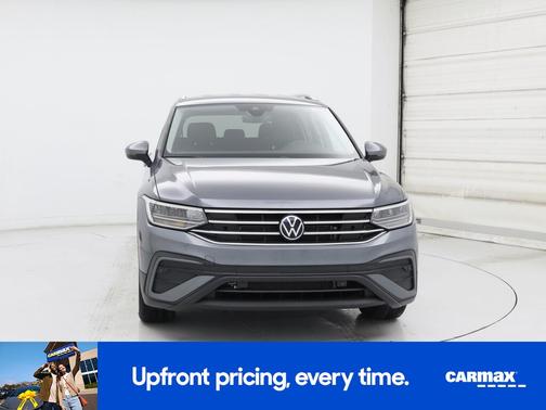 Gray 2023 Volkswagen Tiguan SE