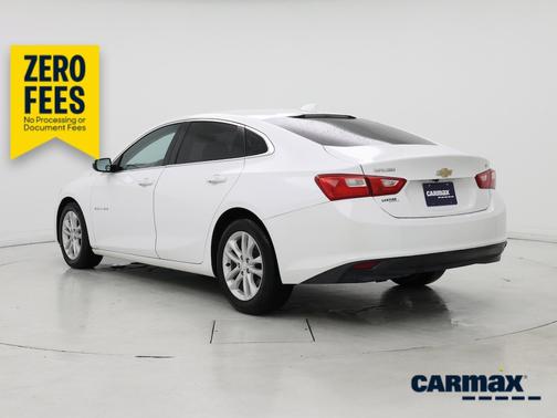 White 2018 Chevrolet Malibu LT