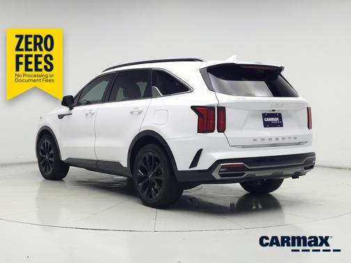 White 2022 Kia Sorento SX