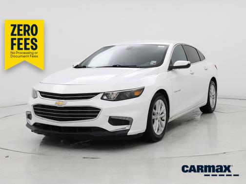 White 2018 Chevrolet Malibu LT