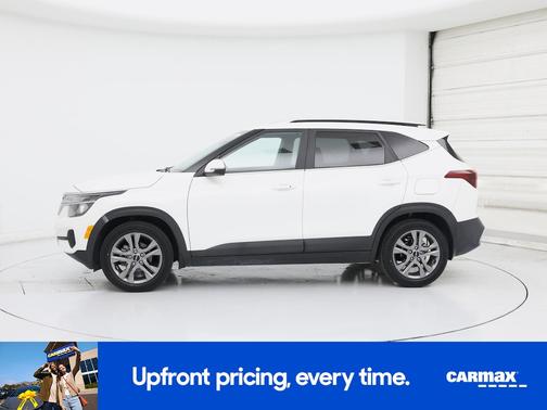 White 2023 Kia Seltos S