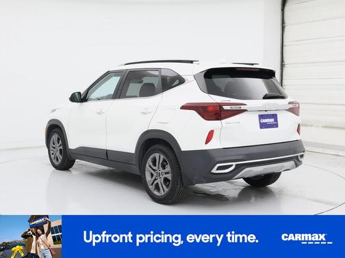 White 2023 Kia Seltos S