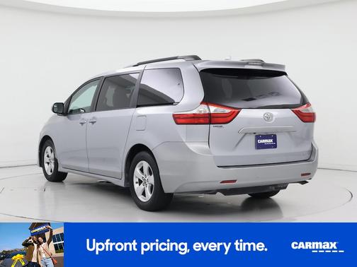 2018 Toyota Sienna LE