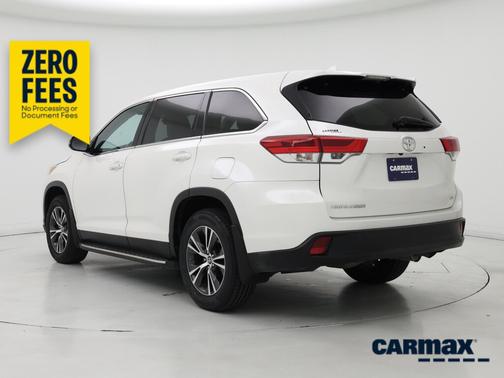 White 2019 Toyota Highlander LE Plus
