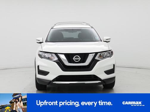 White 2017 Nissan Rogue SV
