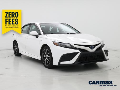 White 2021 Toyota Camry Hybrid SE