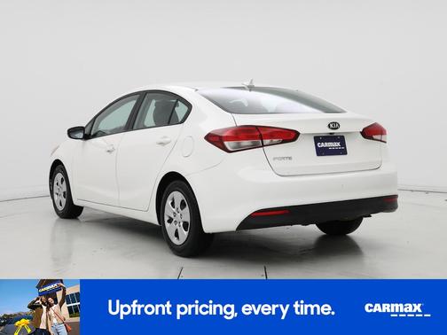 White 2018 Kia Forte LX