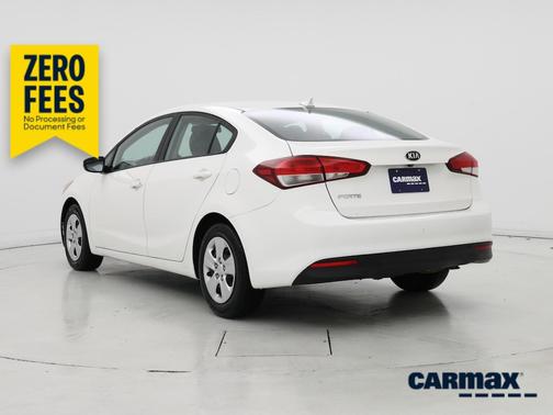 White 2018 Kia Forte LX