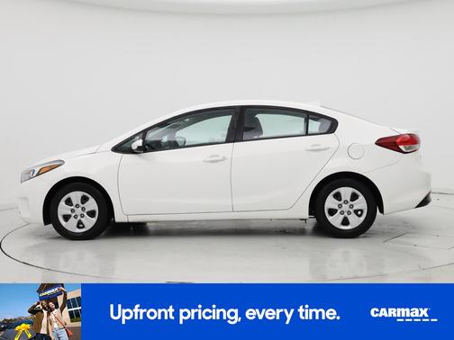 White 2018 Kia Forte LX