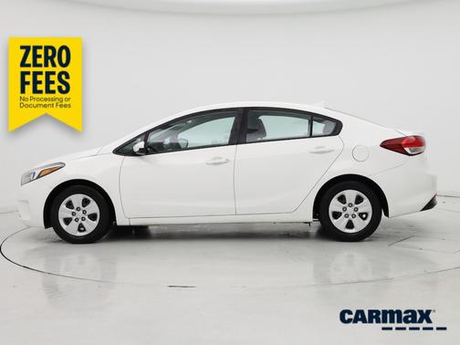 White 2018 Kia Forte LX