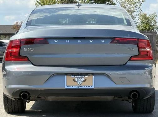 2018 Volvo S90 T5 Momentum