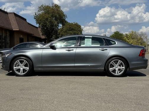 2018 Volvo S90 T5 Momentum