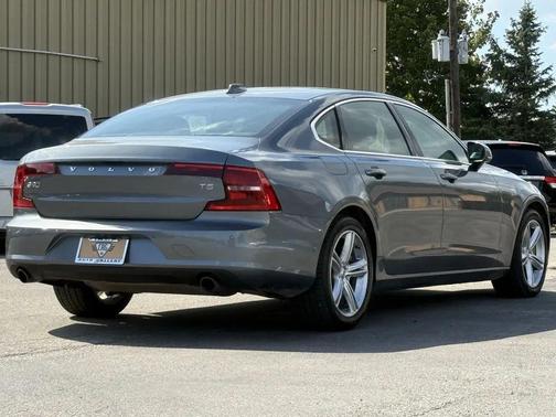 2018 Volvo S90 T5 Momentum