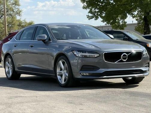 2018 Volvo S90 T5 Momentum
