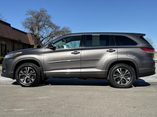 2017 Toyota Highlander LE