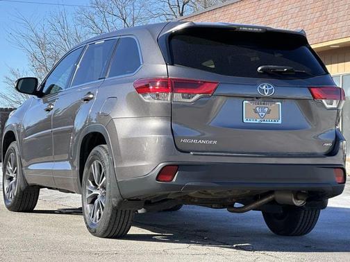 2017 Toyota Highlander LE