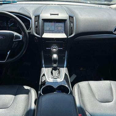 Magnetic 2018 Ford Edge Titanium