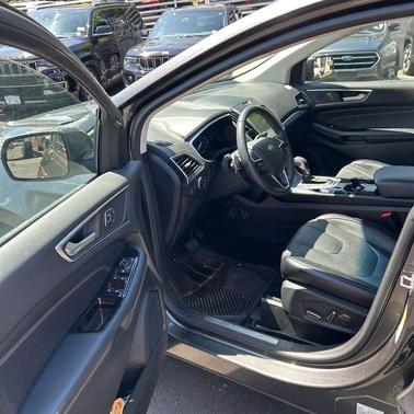 Magnetic 2018 Ford Edge Titanium