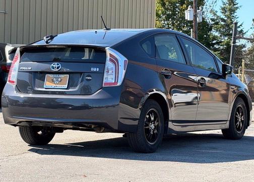 Winter Gray Metallic 2015 Toyota Prius Four