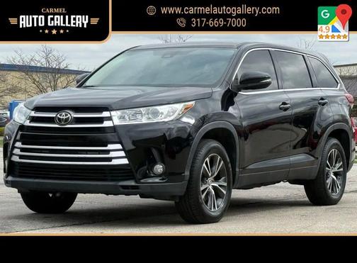 Midnight Black Metallic 2019 Toyota Highlander LE Plus