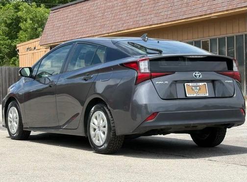 Magnetic Gray Metallic 2019 Toyota Prius LE