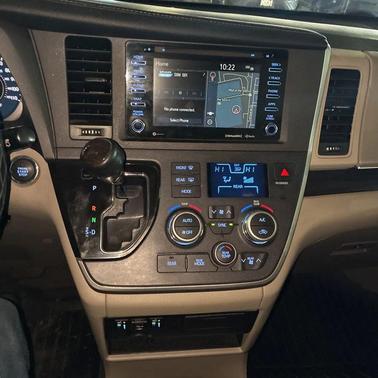 2020 Toyota Sienna XLE