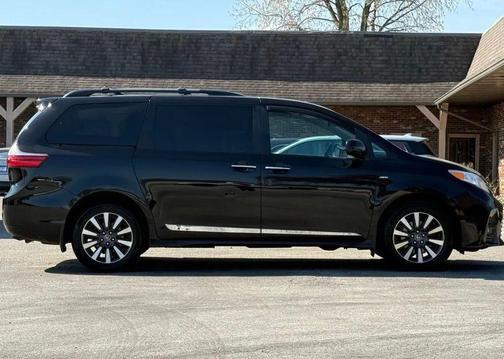 2020 Toyota Sienna XLE