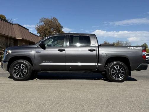 2018 Toyota Tundra SR5