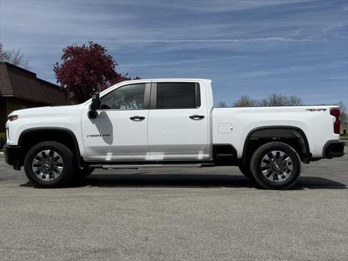 2022 Chevrolet Silverado 2500 Custom