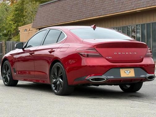 2022 Genesis G70 3.3T RWD