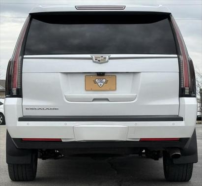 2018 Cadillac Escalade ESV Luxury