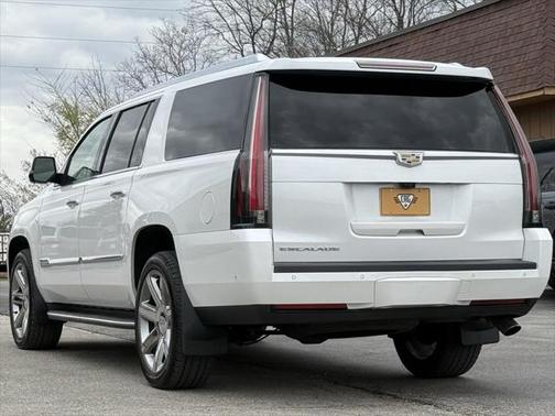 2018 Cadillac Escalade ESV Luxury