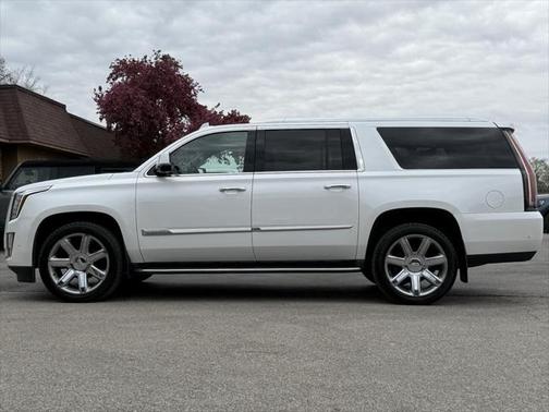 2018 Cadillac Escalade ESV Luxury