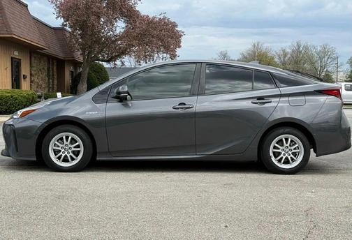 2019 Toyota Prius LE
