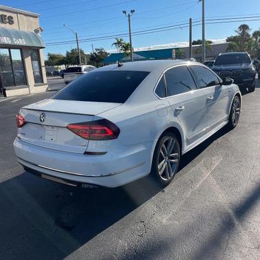 2019 Volkswagen Passat 2.0T R-Line