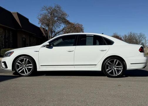 2019 Volkswagen Passat 2.0T R-Line